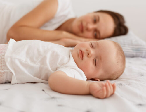 Somnul bebelușului – de ce e atât de diferit de somnul adultului